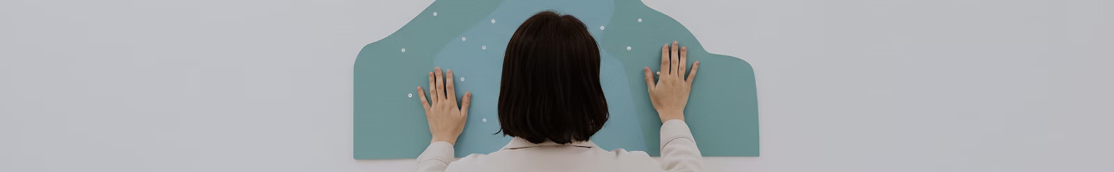 escaparate-farmacias-mambo-project-diseno-retail-invierno-sk-pantalla